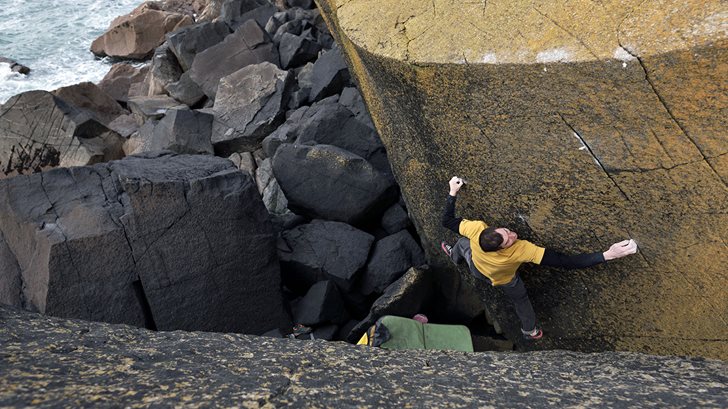 North Wales bouldering blitz by Robins